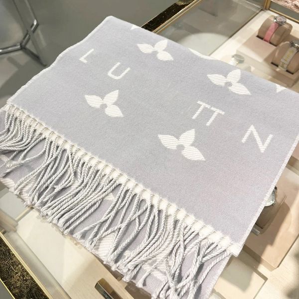 Echarpe Silk Scarf Wool Designer Pattern with Monogrammed Strip Temperament Versatile Style Design F
Echarpe Silk Scarf Wool Designer Pattern with Monogrammed Strip Temperament Versatile Style Design F