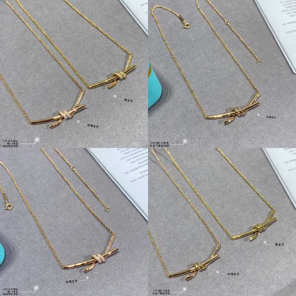 Tiff Necklace Designer luxury fashion jewelry Knot Diamond necklace 18K Rose Gold Cross Light Luxury New Sterling Silver Collar Chain Female Gift jewelry accessory
Tiff Necklace Designer luxury fashion jewelry Knot Diamond necklace 18K Rose Gold Cross Light Luxury New Sterling Silver Collar Chain Female Gift jewelry accessory