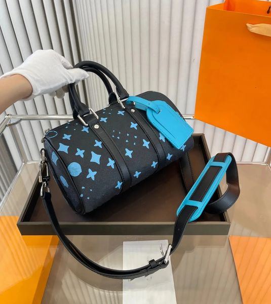 MT Luxury Designer Bag Men Duffle Bag Graffiti Crossbody Bags Keepall 25 Shouder Bag BB Polka Dot Pillow Bag Women HandBag Letter Print Sacoche
MT Luxury Designer Bag Men Duffle Bag Graffiti Crossbody Bags Keepall 25 Shouder Bag BB Polka Dot Pillow Bag Women HandBag Letter Print Sacoche