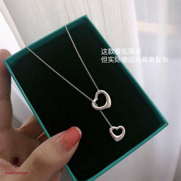Tiff Necklace Designer luxury fashion for women jewelry Classic Hollow Heart Double Heart 925 Silver Neckchain Valentines Gift high quality jewelry accessory
Tiff Necklace Designer luxury fashion for women jewelry Classic Hollow Heart Double Heart 925 Silver Neckchain Valentines Gift high quality jewelry accessory