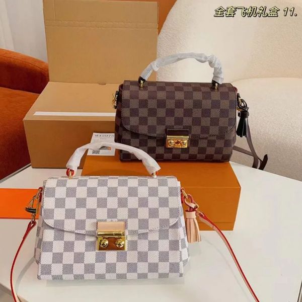 Leather printing shoulder Bag designer checkerboard handbag original Cross-body bag new classic clamshell purse
Leather printing shoulder Bag designer checkerboard handbag original Cross-body bag new classic clamshell purse