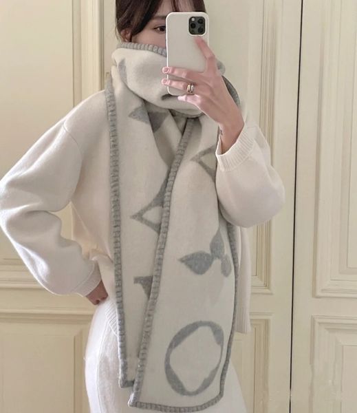 Men's Echarpe echarpe Brand Wool Winter Fashion Women Designer Classic Letter Pattern Cashmere Shawl Scarf
Men's Echarpe echarpe Brand Wool Winter Fashion Women Designer Classic Letter Pattern Cashmere Shawl Scarf