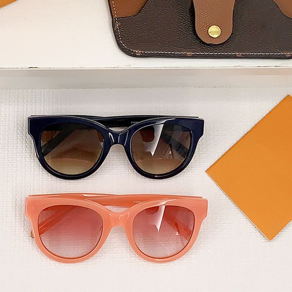 Classic designer Lunettes de Soleil Fashion Versatile Womens Acetate Frame Oval Frame Side Symbol Print Gradient Sunglasses Leisure Vacation Belt Box Z1528E
Classic designer Lunettes de Soleil Fashion Versatile Womens Acetate Frame Oval Frame Side Symbol Print Gradient Sunglasses Leisure Vacation Belt Box Z1528E