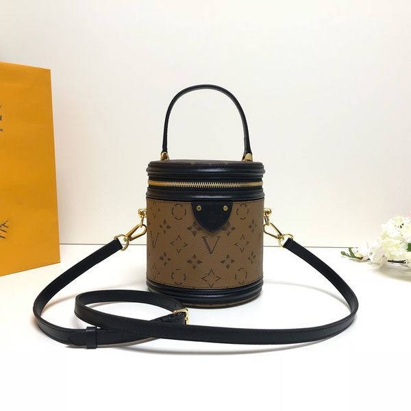 Women 1:1 Classic Designer Bag High Quality Fashion Handbags Solid Color Letter Shoulder Bag Casual Mini Bucket Bags M439B6 Free Shipping, Top5-15x17x15cm
Women 1:1 Classic Designer Bag High Quality Fashion Handbags Solid Color Letter Shoulder Bag Casual Mini Bucket Bags M439B6 Free Shipping, Top5-15x17x15cm