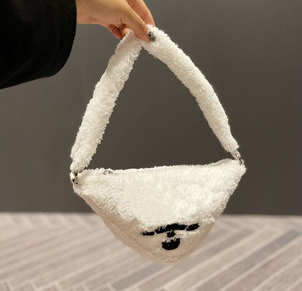 Designer Shoulder Bag Fur luxury woman Clutch Messenger bag Solid Fall Winter Travel Handbag fashion Underarm bag
Designer Shoulder Bag Fur luxury woman Clutch Messenger bag Solid Fall Winter Travel Handbag fashion Underarm bag