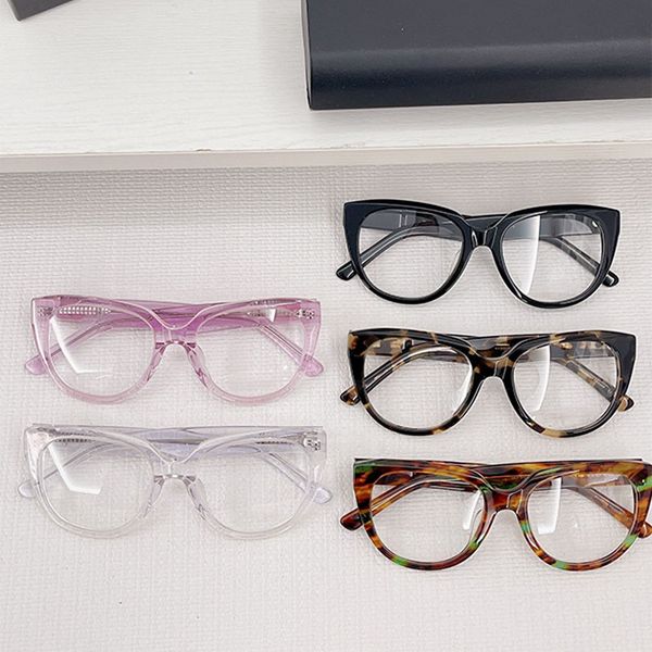 Classic designer optical eyewear high-quality and fashionable mens and womens sheet frame oval frame transparent glasses leisure vacation go out with box 01310
Classic designer optical eyewear high-quality and fashionable mens and womens sheet frame oval frame transparent glasses leisure vacation go out with box 01310