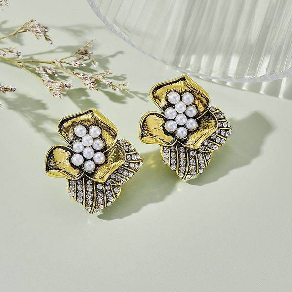 Designer Jewelry Earrings Vintage Gold White Floral Pearl Gemstones Earrings Top-quality MoonRiverJewel Christmas Birthday New Year
Designer Jewelry Earrings Vintage Gold White Floral Pearl Gemstones Earrings Top-quality MoonRiverJewel Christmas Birthday New Year