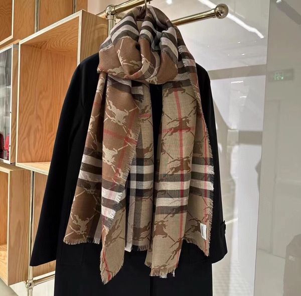 Luxury Cashmere scarf designer shawl classic Plaid Top Quality Super Warm Autumn Winter Christmas New Year Birthday Gift Valentine
Luxury Cashmere scarf designer shawl classic Plaid Top Quality Super Warm Autumn Winter Christmas New Year Birthday Gift Valentine