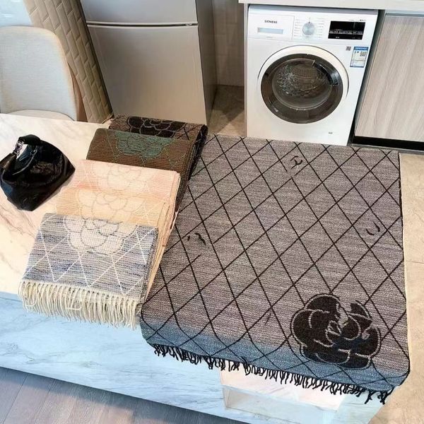CL Designer scarf for women Full Letter Printed Scarves man Soft Touch Warm Wraps With Tags Autumn Winter scarf designers Long Shawls 4 Colors
CL Designer scarf for women Full Letter Printed Scarves man Soft Touch Warm Wraps With Tags Autumn Winter scarf designers Long Shawls 4 Colors
