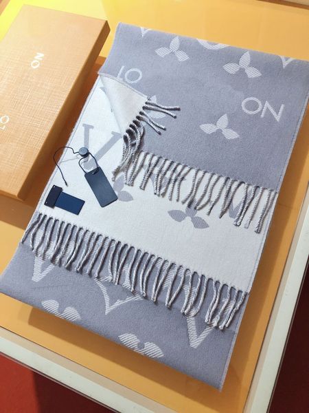 Scarfs Autumn Wool Designer Scarf and Winter Men Women Warm Comfortable Touch Senior Process Fashion Versatile Size 34x180cm 9OV7
Scarfs Autumn Wool Designer Scarf and Winter Men Women Warm Comfortable Touch Senior Process Fashion Versatile Size 34x180cm 9OV7