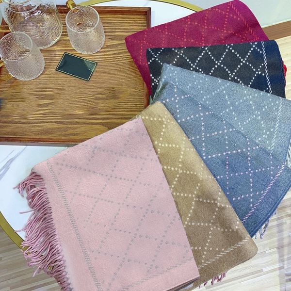 Classic Designer Cashmere Scarf for Women Winter Fashion Letter Flower Silk Lace Ring Scarves Size 180 x65cm Multi Colors with Gift Box Optional
Classic Designer Cashmere Scarf for Women Winter Fashion Letter Flower Silk Lace Ring Scarves Size 180 x65cm Multi Colors with Gift Box Optional