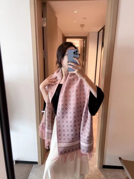 Cashmere Two-Sided Designer scarf for women Full Letter Printed Scarves man Soft Touch Warm Wraps With Tags Autumn Winter scarf designers
Cashmere Two-Sided Designer scarf for women Full Letter Printed Scarves man Soft Touch Warm Wraps With Tags Autumn Winter scarf designers