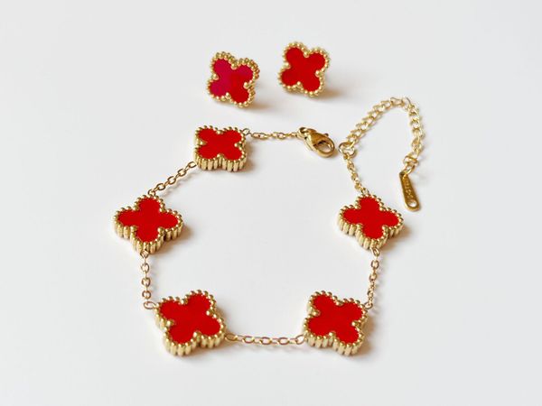 Van clover Four Leaf Top-quality Luxury Designer Jewelry Fashion Women Flower Bracelet Necklace Earring Classic Christmas Birthday New Year valentine
Van clover Four Leaf Top-quality Luxury Designer Jewelry Fashion Women Flower Bracelet Necklace Earring Classic Christmas Birthday New Year valentine