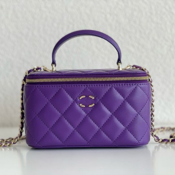Designer Bag Cosmetic Bags in Solid Color Leather Shoulder Bag with Chain Strap Classic Lozenge Handbags Meets Daily Capacity Requirements Free Shipping 23a, Normal version
Designer Bag Cosmetic Bags in Solid Color Leather Shoulder Bag with Chain Strap Classic Lozenge Handbags Meets Daily Capacity Requirements Free Shipping 23a, Normal version