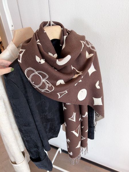 Echarpe Silk Designer Scarf Women Cashmere Designer Scarf Full Letter Printed Scarves Soft Touch Warm
Echarpe Silk Designer Scarf Women Cashmere Designer Scarf Full Letter Printed Scarves Soft Touch Warm