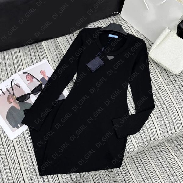 Women Knitted Long Dress Designer Slim Stretch Black Dresses Winter Long-sleeved Sexy Skirt SML di_girl Di_girl
Women Knitted Long Dress Designer Slim Stretch Black Dresses Winter Long-sleeved Sexy Skirt SML di_girl Di_girl