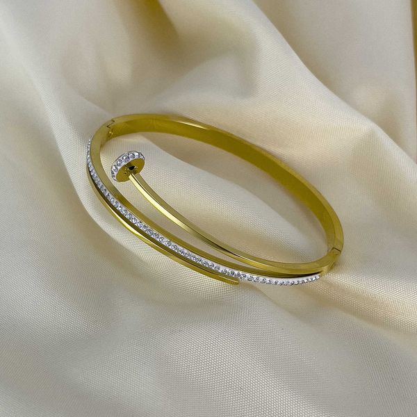 Nail Bracelet Designer Fashion Charm Jewelry Inlaid Diamond 18K Colorless Versatile Titanium Steel Clasp Bracelet for Women Christmas gift jewelry accessories
Nail Bracelet Designer Fashion Charm Jewelry Inlaid Diamond 18K Colorless Versatile Titanium Steel Clasp Bracelet for Women Christmas gift jewelry accessories