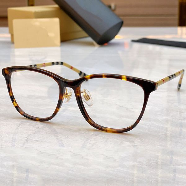 Oval grid optical annual reading B2373-D mens and womens minimalist fashion womens brand plate transparent sunglasses work with original boxes when going out
Oval grid optical annual reading B2373-D mens and womens minimalist fashion womens brand plate transparent sunglasses work with original boxes when going out