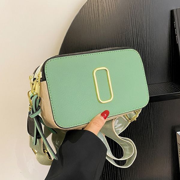Multi-color Camera Designer Bag Handbag Women's Wide Shoulder Fashion Tie-dye Leather Italic Flash Strap Purse High Texture Mini Mark Bag 005, Gold
Multi-color Camera Designer Bag Handbag Women's Wide Shoulder Fashion Tie-dye Leather Italic Flash Strap Purse High Texture Mini Mark Bag 005, Gold