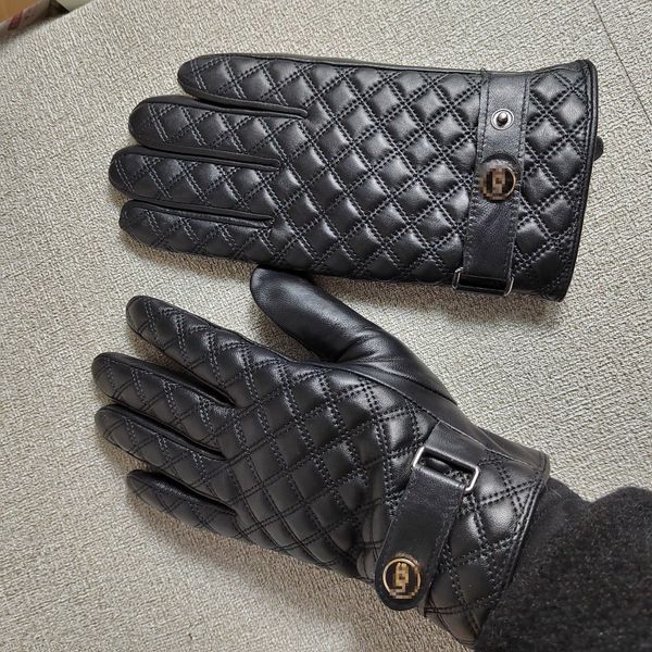 Luxury men's sheepskin gloves Winter warm plus fleece leather business leather gloves New rider fitness motorcycle men's gloves Designer gloves
Luxury men's sheepskin gloves Winter warm plus fleece leather business leather gloves New rider fitness motorcycle men's gloves Designer gloves