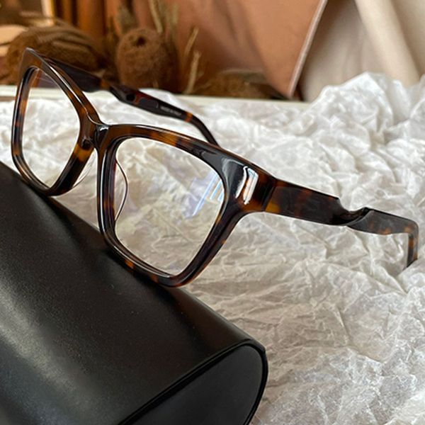 Square butterfly optical frame designer optical eyewear reading fashionable womens and men BB0210O board frame twisted mirror leg design casual vacation belt box
Square butterfly optical frame designer optical eyewear reading fashionable womens and men BB0210O board frame twisted mirror leg design casual vacation belt box