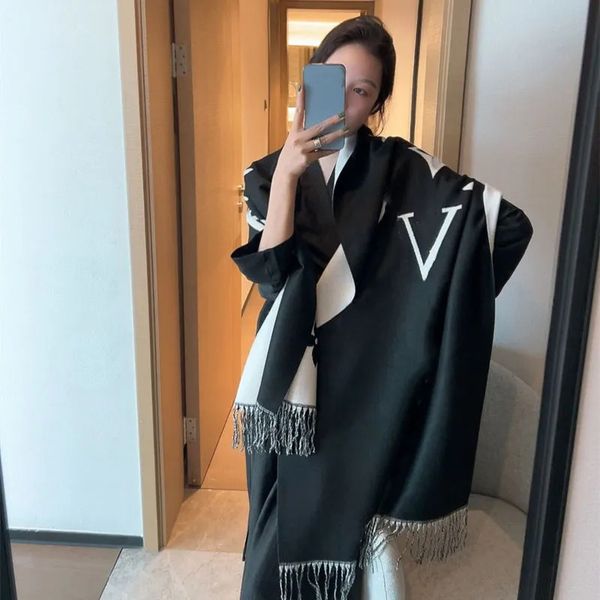 Scarves Hijab Echarpe Scarf Designer Women Cashmere Full Letter Printed Scarf Soft Touch Warm Wraps with Tags Aut designer scarf
Scarves Hijab Echarpe Scarf Designer Women Cashmere Full Letter Printed Scarf Soft Touch Warm Wraps with Tags Aut designer scarf