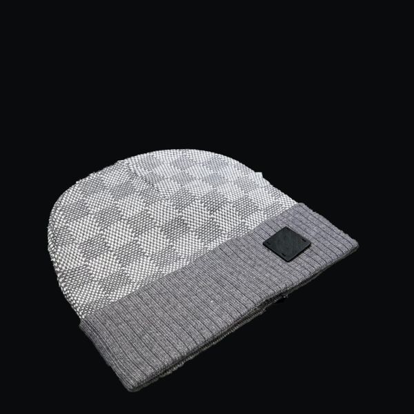 

New Hat Designer 2023 Fashion Set Men Winter Brand Satin Checkered Scarf Skate Skateboard Cap Black Woman Beanie Neckerchief