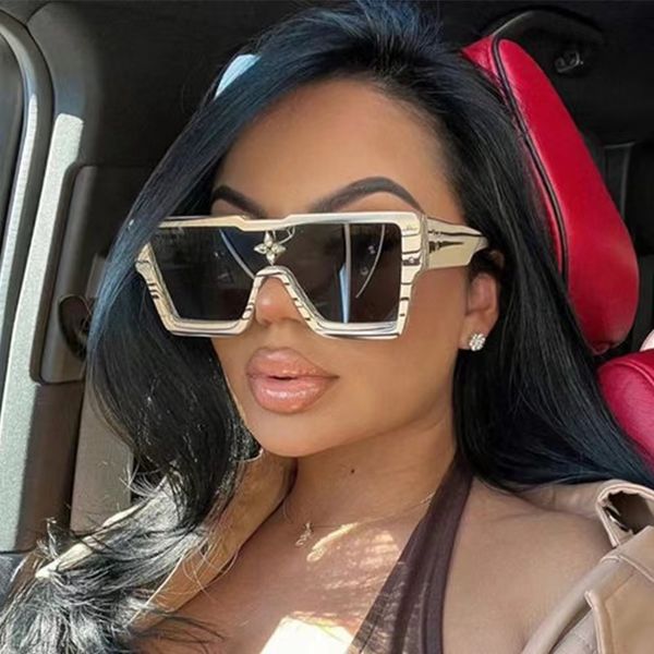 Luxury Designer sunglasses Crystal Oversized Women Square Sunglasses Trending Men Shades UV400
Luxury Designer sunglasses Crystal Oversized Women Square Sunglasses Trending Men Shades UV400