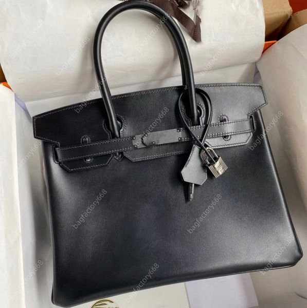 Top designer luxurys handbags mirror quality bags the tote bag box leather designer bag with box women's bag Shopping Bag Hand-made wax wire Fashion Black Gold buckle
Top designer luxurys handbags mirror quality bags the tote bag box leather designer bag with box women's bag Shopping Bag Hand-made wax wire Fashion Black Gold buckle