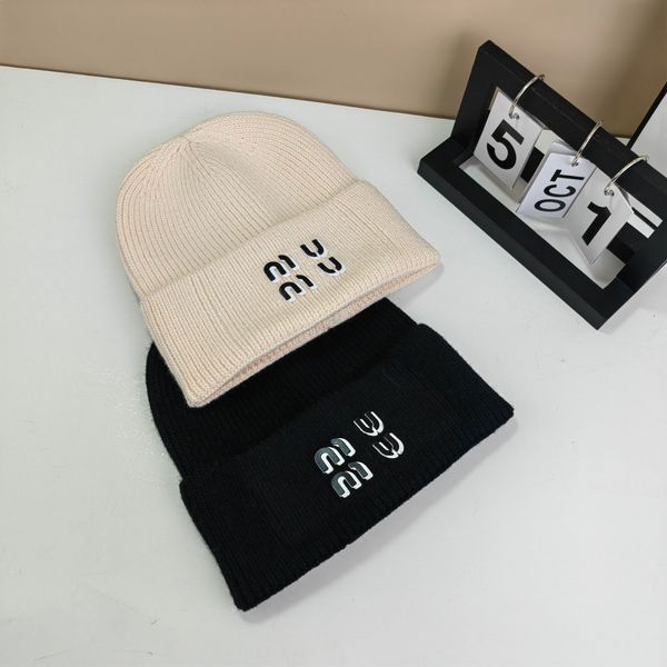 Knitted for Designer Men New and Women Winter High-quality Brimless Urinal Classic Printed Letter Wool Hat Available in, Black
Knitted for Designer Men New and Women Winter High-quality Brimless Urinal Classic Printed Letter Wool Hat Available in, Black