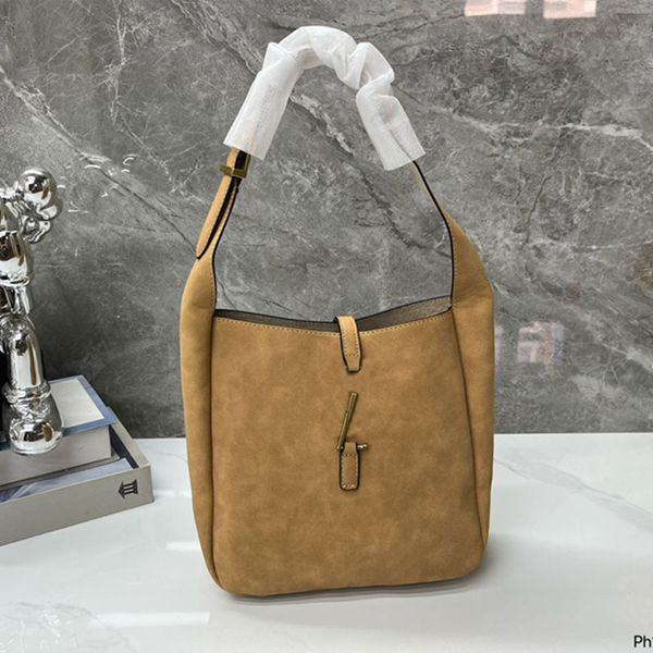 new bucket designer bag crossbody purse handbag women soft leather cross body purse shopping phone holder key pouch women clutch totes
new bucket designer bag crossbody purse handbag women soft leather cross body purse shopping phone holder key pouch women clutch totes