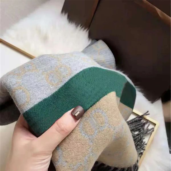 Designer Echarpe Scarf Women with Geometric Patterns Winter Letters Print Scarfs Cashmere Scarves for Women Warm Plai s
Designer Echarpe Scarf Women with Geometric Patterns Winter Letters Print Scarfs Cashmere Scarves for Women Warm Plai s