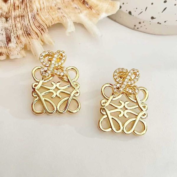 

Designer Earrings loews Luxury jewelry top accessories Hollow Earrings Full of Diamonds Exquisite earring Metal Design High Grade Earrings jewelry Christmas gift