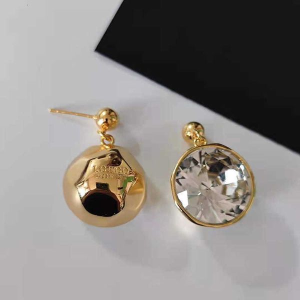 Designer Earrings loews Luxury jewelry Top accessories Big Honorable Semispherical Round Rhinestone Earrings Texture Shining earrings jewelry Christmas gift, White
Designer Earrings loews Luxury jewelry Top accessories Big Honorable Semispherical Round Rhinestone Earrings Texture Shining earrings jewelry Christmas gift, White