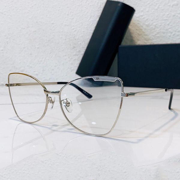 Oval Butterfly Metal Frame Mens and Womens Fashion Designer Sunglasses Gradient Lunettes de Soleil BB0278S Beach Party Leisure Vacation with Original Box
Oval Butterfly Metal Frame Mens and Womens Fashion Designer Sunglasses Gradient Lunettes de Soleil BB0278S Beach Party Leisure Vacation with Original Box