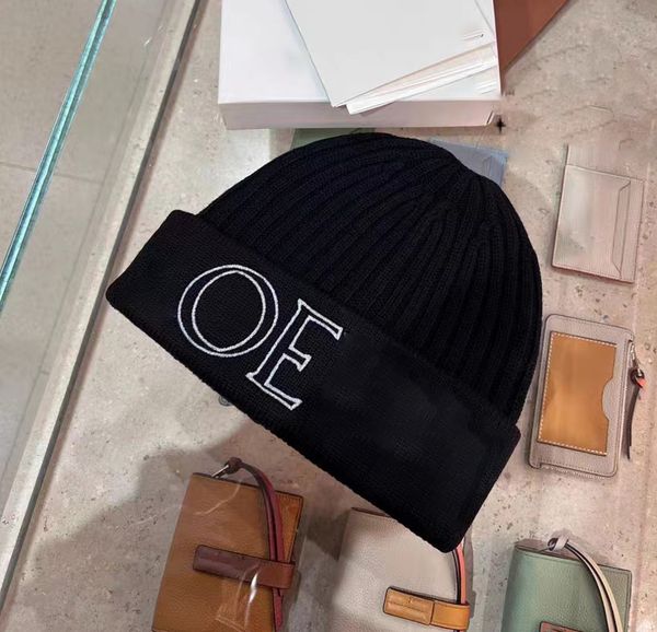 Winter Beanies Triomphe Women Designer Ear Protection Warm Windproof Hat Fashion Casual Beanie Outdoor Travel bonnet beanie warm hat
Winter Beanies Triomphe Women Designer Ear Protection Warm Windproof Hat Fashion Casual Beanie Outdoor Travel bonnet beanie warm hat