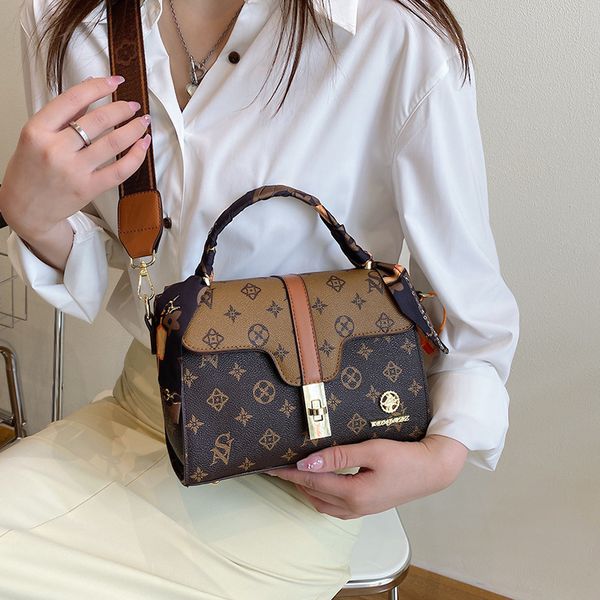 Sales factory ladies shoulder bag 2 styles clamshell belt buckle scarf handbag elegant letter printed mobile phone coin purse shaped leather backpack 3042#, Brown
Sales factory ladies shoulder bag 2 styles clamshell belt buckle scarf handbag elegant letter printed mobile phone coin purse shaped leather backpack 3042#, Brown