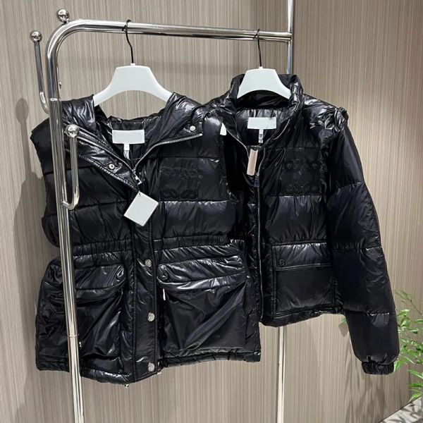 Ladies Winter Down Jacket Parka Fashion Designer Warm Coat Womens Jackets Windproof Outerwear with Embroidered Letter SML
Ladies Winter Down Jacket Parka Fashion Designer Warm Coat Womens Jackets Windproof Outerwear with Embroidered Letter SML