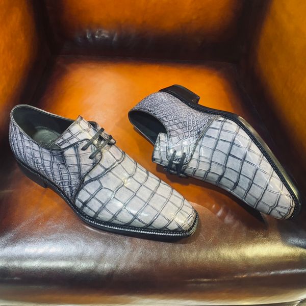 Pure handmade men's shoes business suit shoes mesure crocodile leather Oxford shoes real crocodile leather artificially dyed Customizable in any color, Grey
Pure handmade men's shoes business suit shoes mesure crocodile leather Oxford shoes real crocodile leather artificially dyed Customizable in any color, Grey