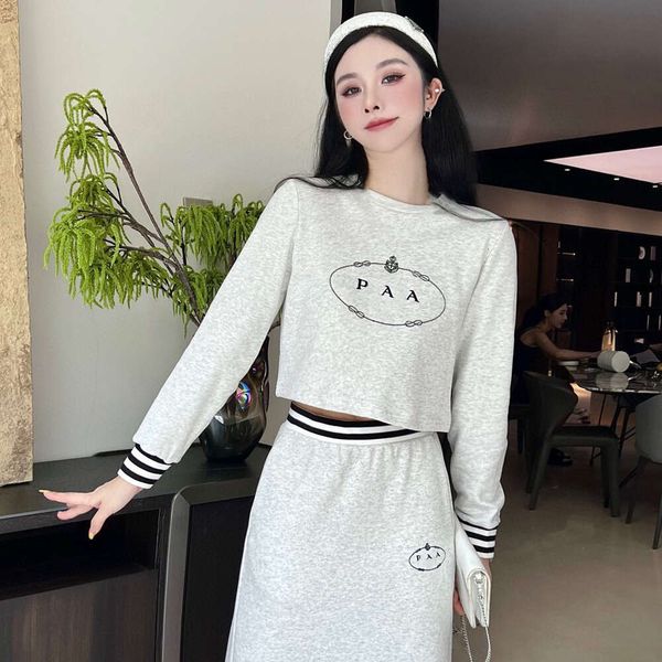 Women' Suit Early Autumn New Fashion Embroidery Letter Simple Casual Long Sleeve Sweater+Slim Half Skirt Cover 2 Piece Sets, Black
Women' Suit Early Autumn New Fashion Embroidery Letter Simple Casual Long Sleeve Sweater+Slim Half Skirt Cover 2 Piece Sets, Black