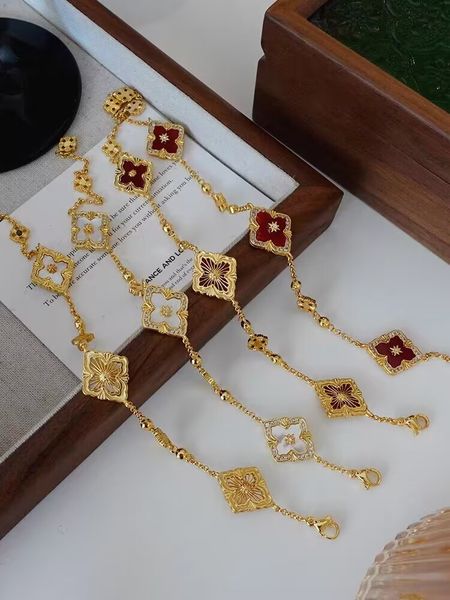Fashion Designer Necklaces vanly cleefy Clover necklace fashion chains Agate chocker for Woman chocker 18k Gold pendant jewelry Valentine's Day engagement gift
Fashion Designer Necklaces vanly cleefy Clover necklace fashion chains Agate chocker for Woman chocker 18k Gold pendant jewelry Valentine's Day engagement gift