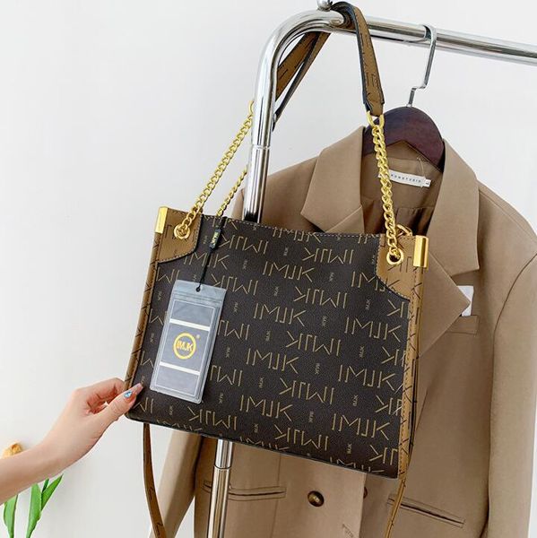 Wholesale ladies shoulder bags 2 styles casual printing tote bag elegant atmosphere letters fashion backpack simple Joker color matching leather handbag 543#, Nude
Wholesale ladies shoulder bags 2 styles casual printing tote bag elegant atmosphere letters fashion backpack simple Joker color matching leather handbag 543#, Nude