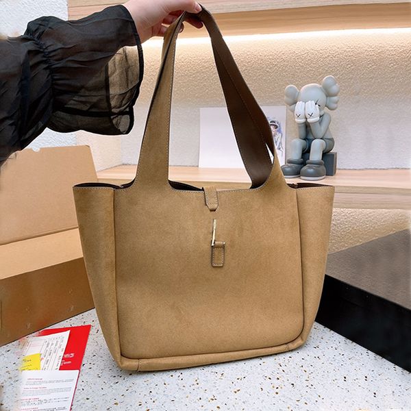Designer Bag Shiny Leather bucket bag crossbody tote Purse Shoulder Bags Women bags high quality Luxurys handbags shoulder bag
Designer Bag Shiny Leather bucket bag crossbody tote Purse Shoulder Bags Women bags high quality Luxurys handbags shoulder bag
