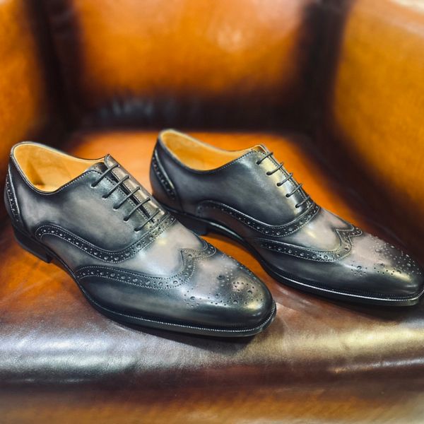 Classic men's patterned leather Oxford shoes with a leather leather sole hand painted pure handdress compatible, Grey
Classic men's patterned leather Oxford shoes with a leather leather sole hand painted pure handdress compatible, Grey