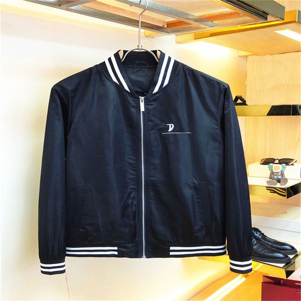 2022 new men's jackets luxury designer coat winter autumn slim outerwear stylist men women fashion windbreaker zipper hoodies hawaii ja, Black;brown
2022 new men's jackets luxury designer coat winter autumn slim outerwear stylist men women fashion windbreaker zipper hoodies hawaii ja, Black;brown