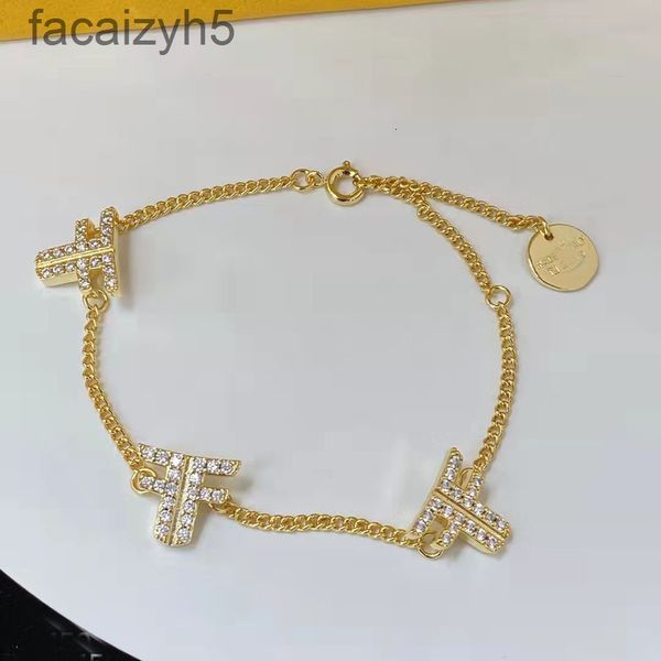 bangle designer fenjia f letter rhinestone twist chain bracelet 2022 brass fashion bracelet female6foc, Black
bangle designer fenjia f letter rhinestone twist chain bracelet 2022 brass fashion bracelet female6foc, Black
