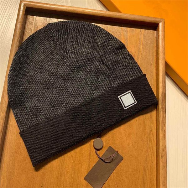 2022 designer beanie cap ski hats fashion men knitted hat classical winter skull caps 668818, Blue;gray
2022 designer beanie cap ski hats fashion men knitted hat classical winter skull caps 668818, Blue;gray