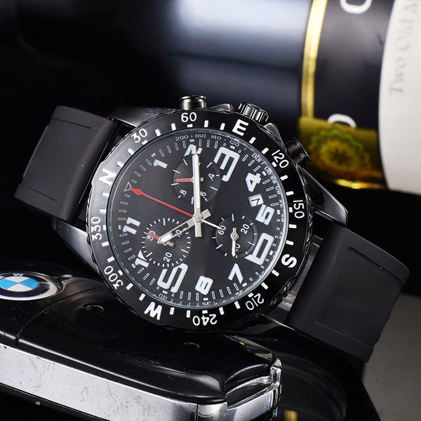 men's watch rubber strap automatic movement sapphire glass, Slivery;golden 
men's watch rubber strap automatic movement sapphire glass, Slivery;golden