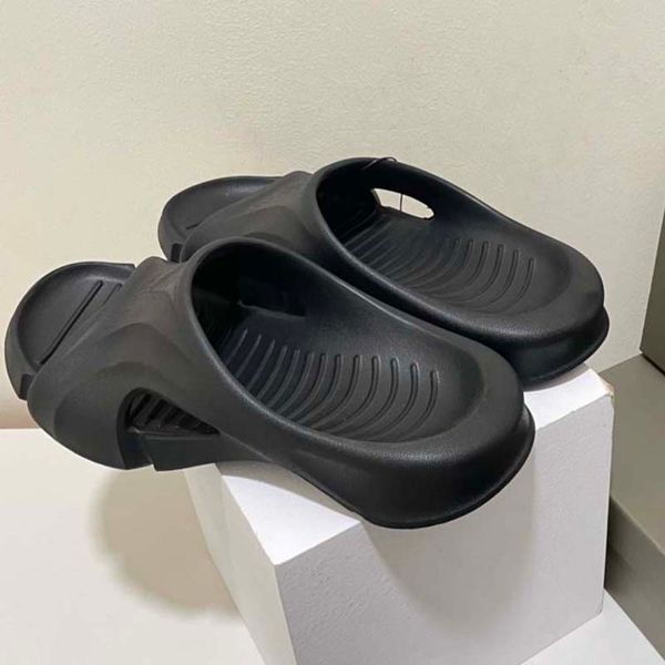slipper pool pillow comfort mules women fashion slippers ladies summer vibrant sandals puffy style classic slides luxury letter printed plat, Black
slipper pool pillow comfort mules women fashion slippers ladies summer vibrant sandals puffy style classic slides luxury letter printed plat, Black