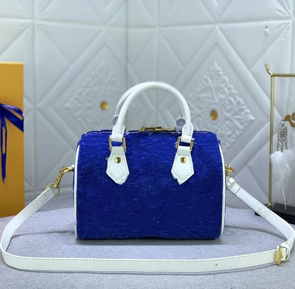 cross body handbags for women leather shoulder bag water resistant duffel bags travel beach storage bags
cross body handbags for women leather shoulder bag water resistant duffel bags travel beach storage bags